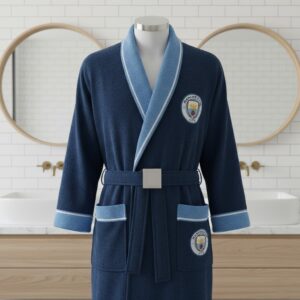 Manchester City Football Club Bathrobe - Plush Fleece Dressing Gown with Embroidered Crest