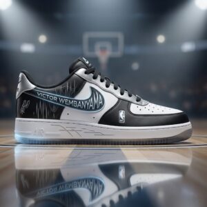 20251227 VICTOR WEMBANYAMA y SAN ANTONIO SPURS AIR FORCE 1 LOW 2