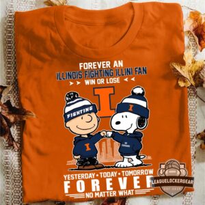 Snoopy Forever a Illinois Fighting Illini Fan T-Shirt