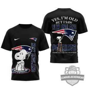 New England Patriots Snoopy Yes I'm Old But I Saw Patriots Greatness T-Shirt