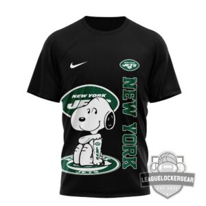 New York Jets Snoopy Yes I'm Old But I Saw Jets Greatness T-Shirt