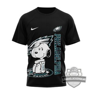 Philadelphia Eagles Snoopy Yes I'm Old But I Saw Eagles Greatness T-Shirt