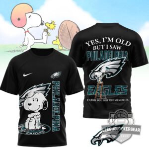Philadelphia Eagles Snoopy Yes I'm Old But I Saw Eagles Greatness T-Shirt