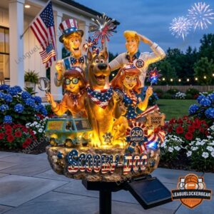 Scooby-Doo America 250th Anniversary Solar Garden Statue