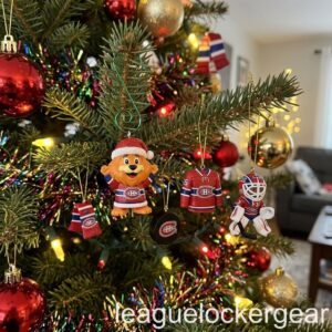 Montreal Canadiens Christmas 2026 Advent Calendar - Youppi!, jersey, puck and goalie ornaments on a tree